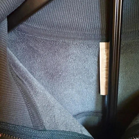 Athleta Half-Zip Pullover - Picture 5 of 5